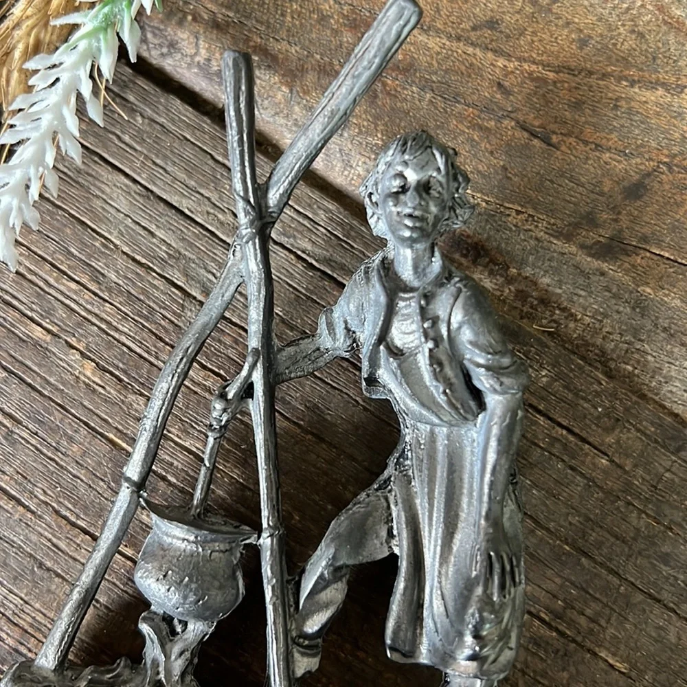 VINTAGE solid pewter fantasy figurine - 4” - Picture 6 of 9